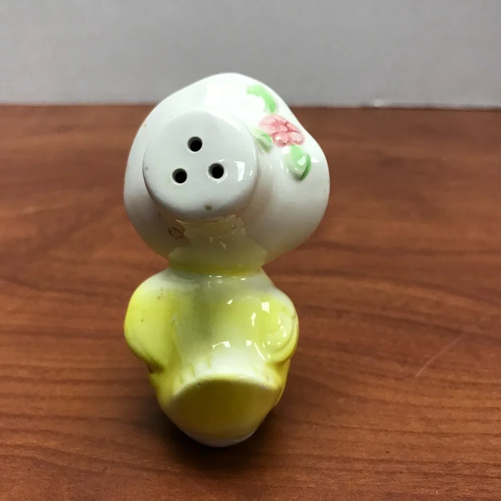 Vintage Yellow Duckling Chics ceramic salt shaker